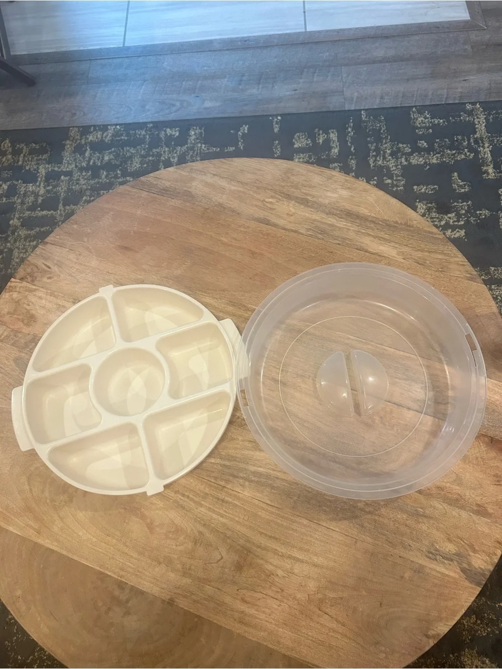 Vintage Rubbermaid Servin' Saver Divided Tray